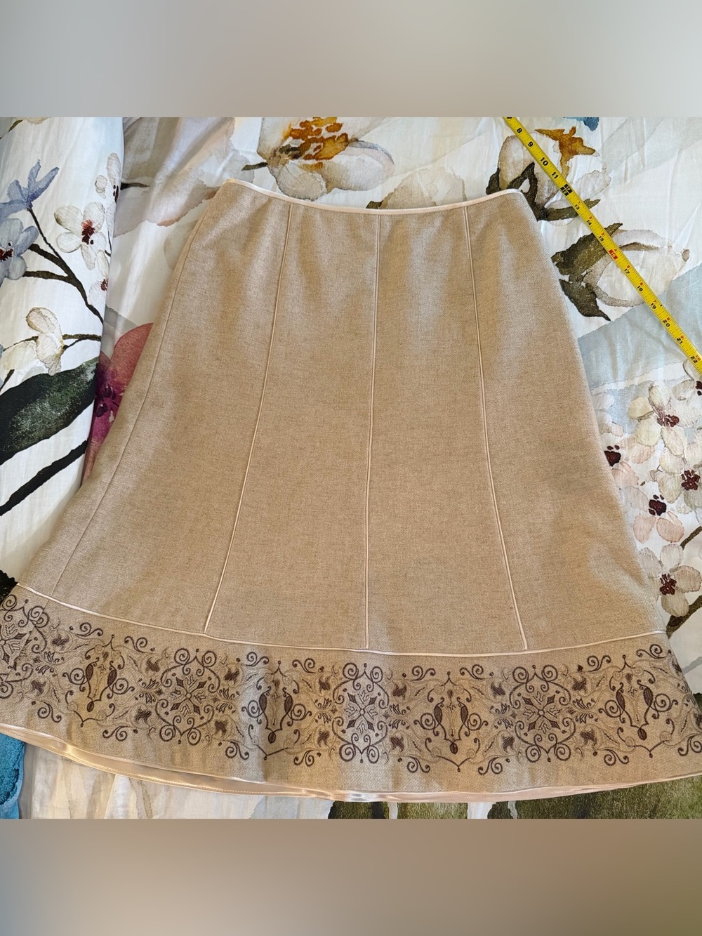 Ann Taylor Tan A-Line Skirt with Embroidered Border Size 8